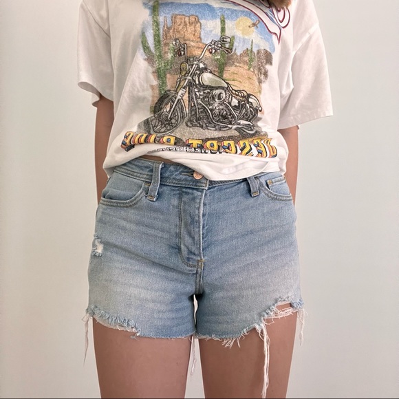 Hollister High Rise Mom Shorts 3” - Picture 1 of 4